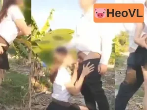 Đưa em vào bụi chim mút củ khoải rồi doggy