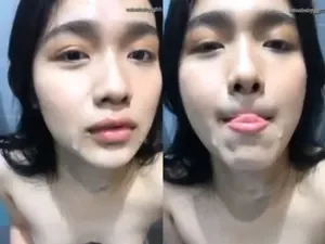 Tinh trùng của anh nào bắn trên mặt em asianbabyggirl đây?